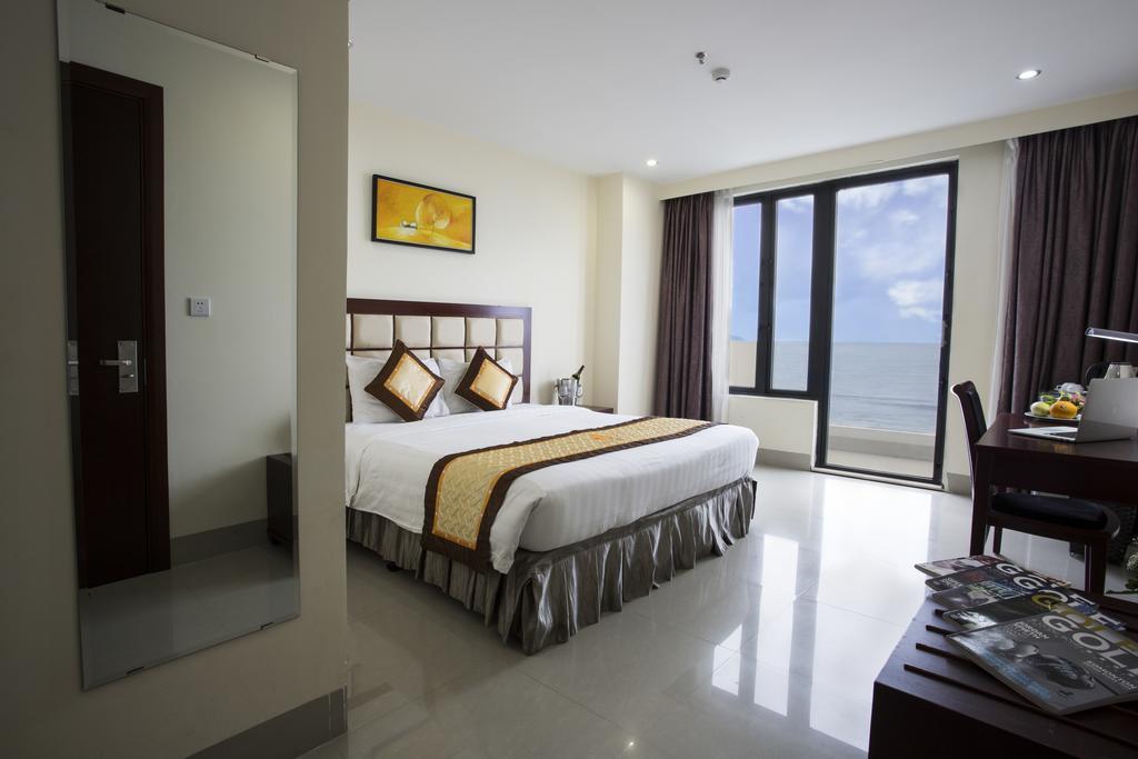 Sea Front Hotel Da Nang Quarto foto