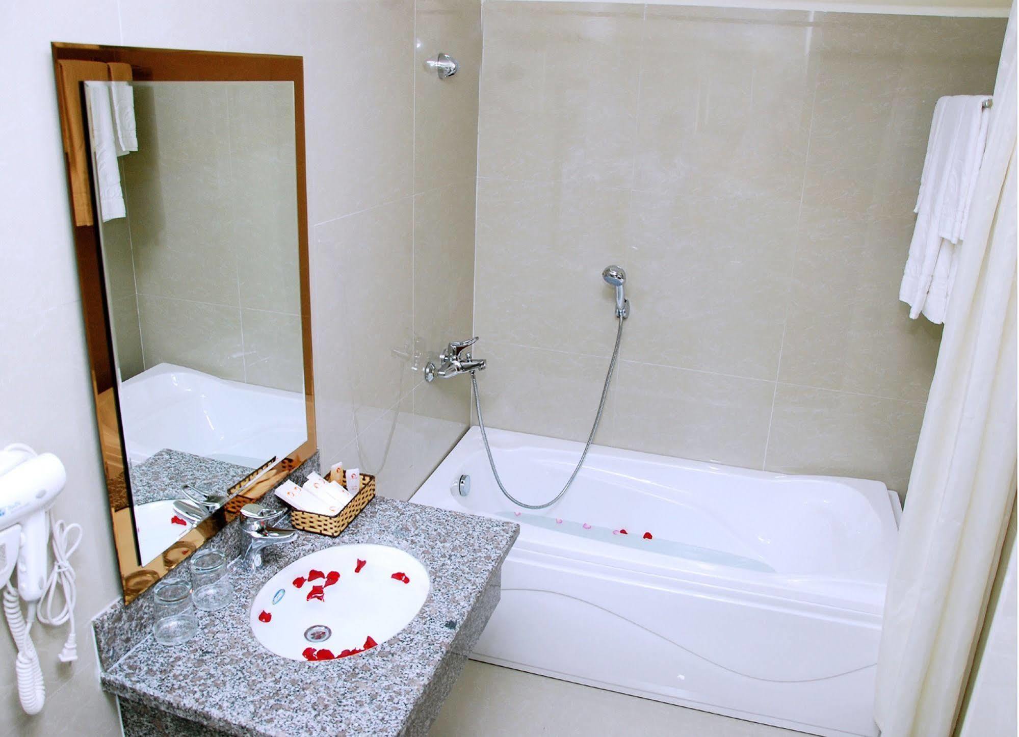 Sea Front Hotel Da Nang Exterior foto